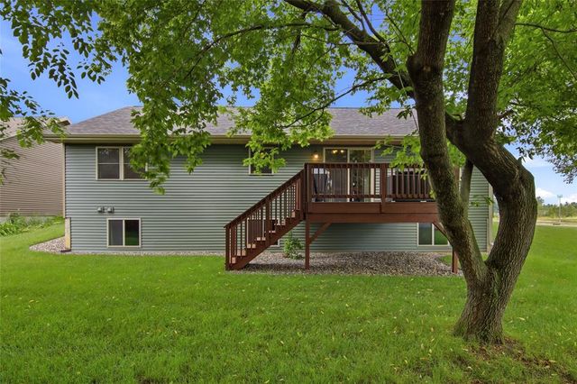 623 Autumn Drive, Altoona, WI 54720