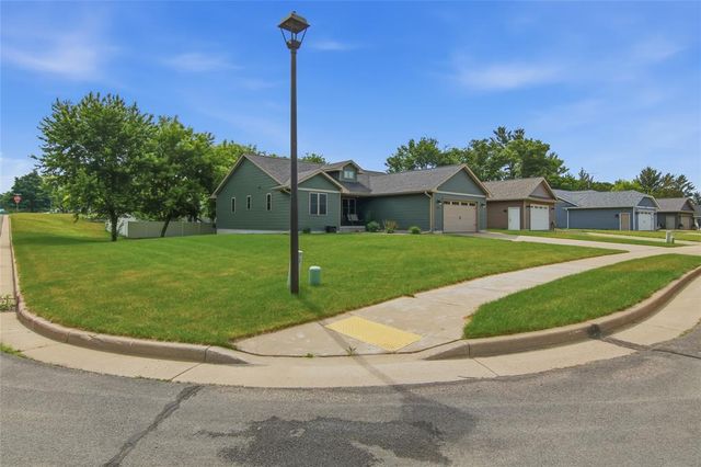 623 Autumn Drive, Altoona, WI 54720