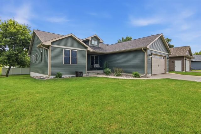 623 Autumn Drive, Altoona, WI 54720