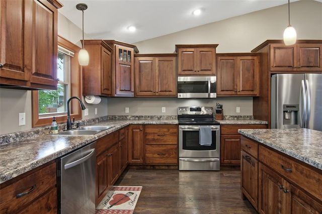 623 Autumn Drive, Altoona, WI 54720