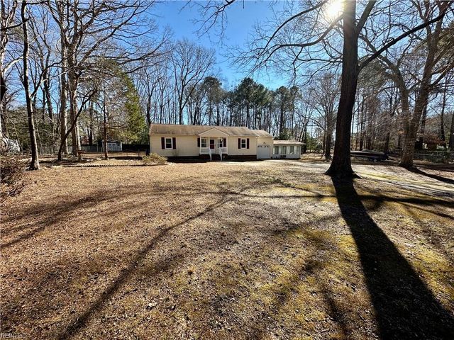 211 Red Oak CT, Smithfield, VA 23430