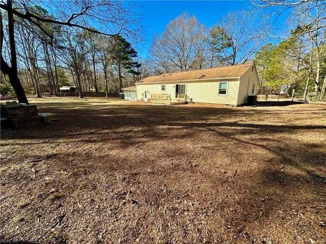 211 Red Oak CT, Smithfield, VA 23430