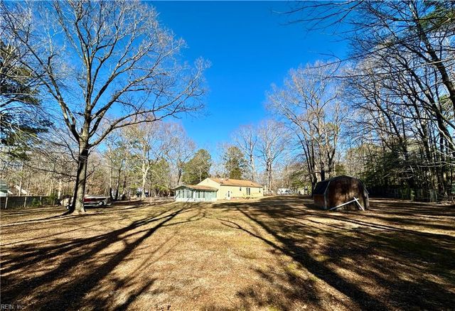 211 Red Oak CT, Smithfield, VA 23430