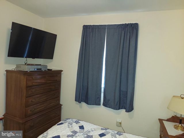 800 COLUMBIA BLVD, National Park, NJ 08063