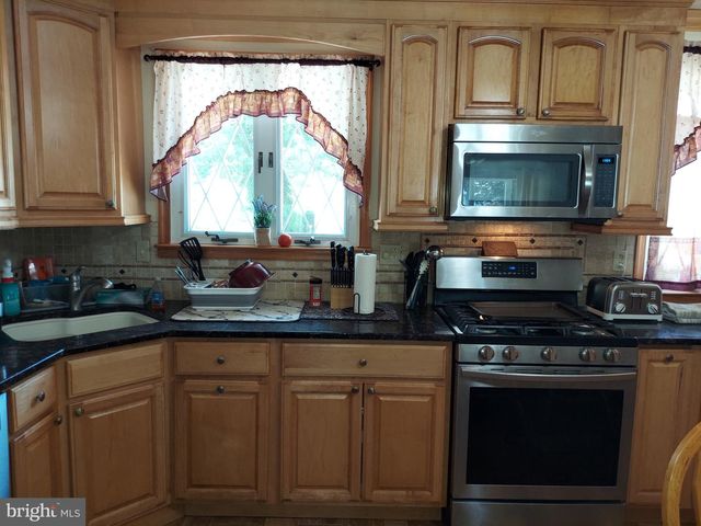 800 COLUMBIA BLVD, National Park, NJ 08063