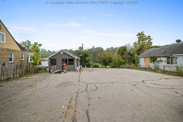 5509 MacCorkle Avenue, South Charleston, WV 25309