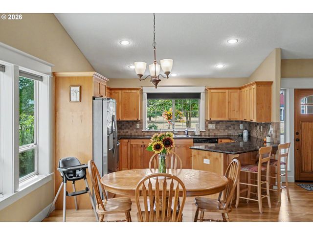 801 PINTAIL St, Silverton, OR 97381