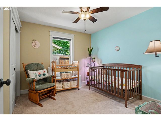 801 PINTAIL St, Silverton, OR 97381