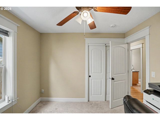 801 PINTAIL St, Silverton, OR 97381