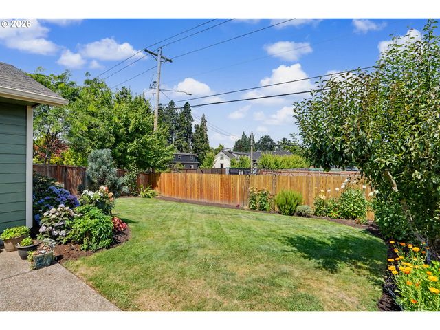 801 PINTAIL St, Silverton, OR 97381