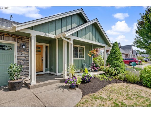 801 PINTAIL St, Silverton, OR 97381