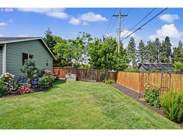 801 PINTAIL St, Silverton, OR 97381