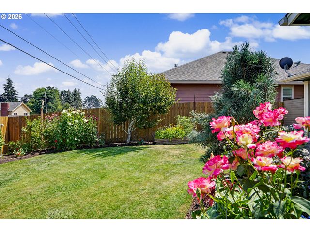 801 PINTAIL St, Silverton, OR 97381