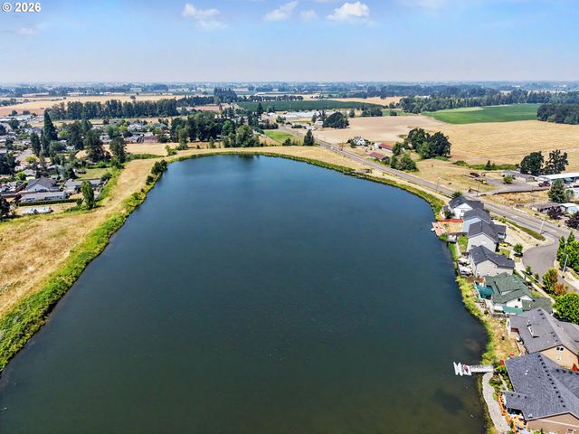 801 PINTAIL St, Silverton, OR 97381