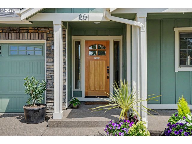 801 PINTAIL St, Silverton, OR 97381