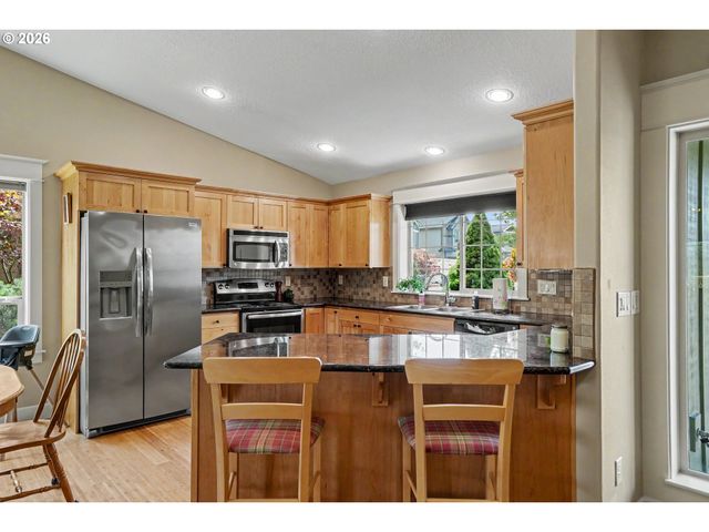 801 PINTAIL St, Silverton, OR 97381