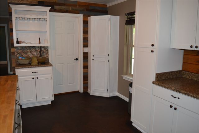 2024 Walker Street, Granbury, TX 76048