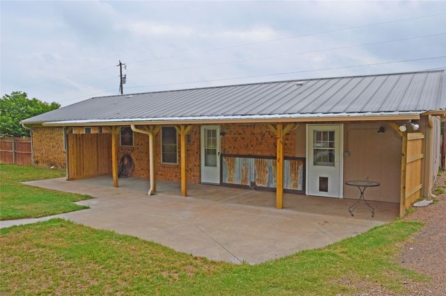 2024 Walker Street, Granbury, TX 76048