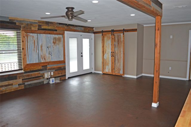 2024 Walker Street, Granbury, TX 76048