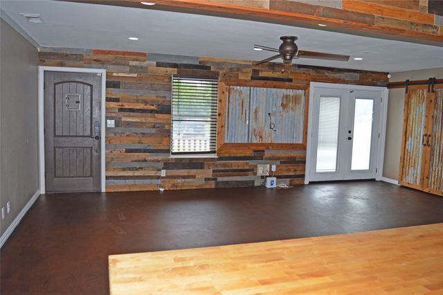 2024 Walker Street, Granbury, TX 76048