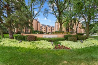 7410 W Lawrence Avenue 421, Harwood Heights, IL 60706