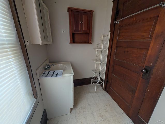 229 E 2nd Street, Pinconning, MI 48650