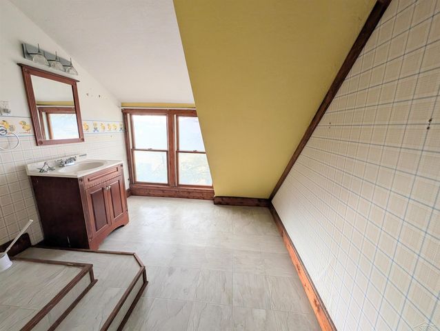 229 E 2nd Street, Pinconning, MI 48650