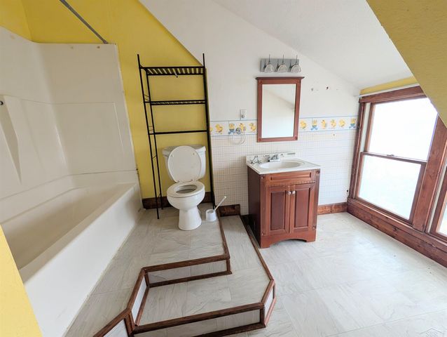 229 E 2nd Street, Pinconning, MI 48650