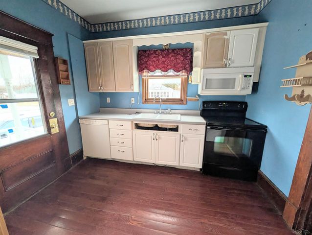 229 E 2nd Street, Pinconning, MI 48650