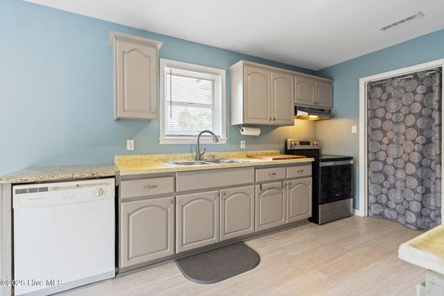 2702 Bunche Street, Wilmington, NC 28405