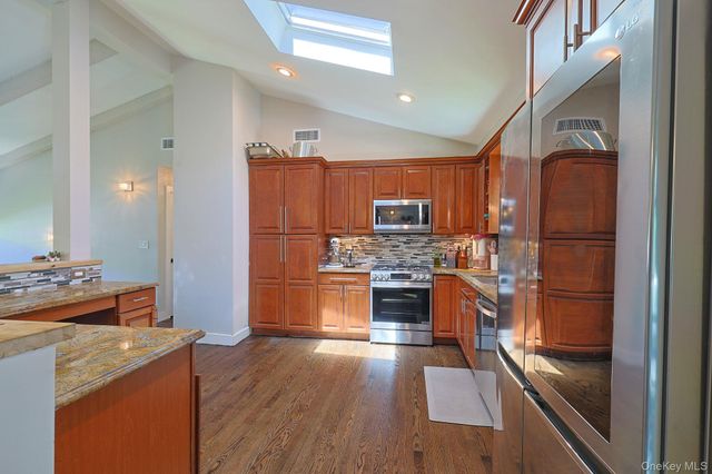 36 Lakewood Road, Greenwood Lake, NY 10925