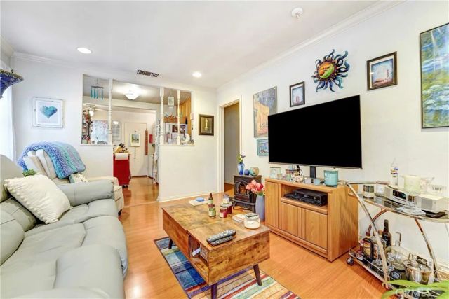 5759 Hazeltine, Van Nuys, CA 91401