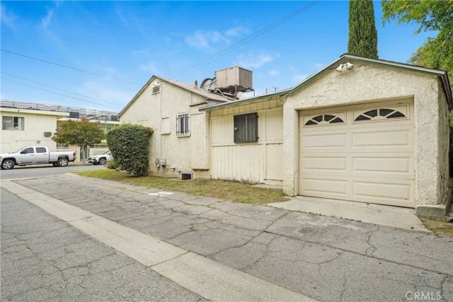 5759 Hazeltine, Van Nuys, CA 91401