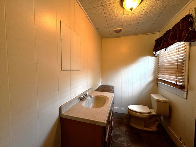 2931 S Barrett Avenue, Denison, TX 75020