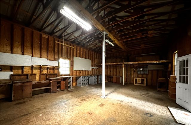 2931 S Barrett Avenue, Denison, TX 75020