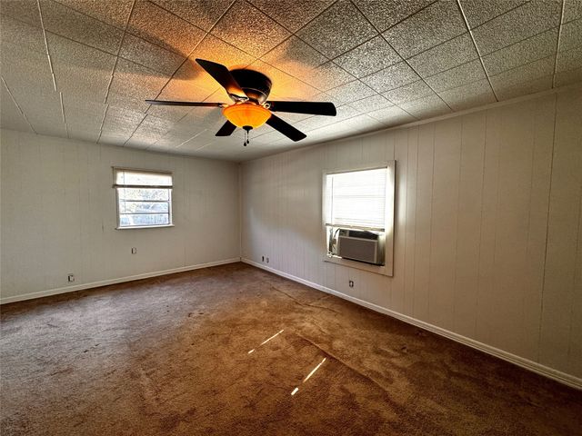 2931 S Barrett Avenue, Denison, TX 75020