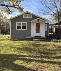 2931 S Barrett Avenue, Denison, TX 75020
