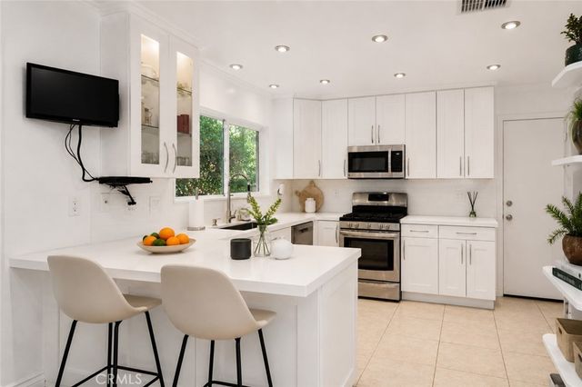19611 Rosita Street, Tarzana, CA 91356