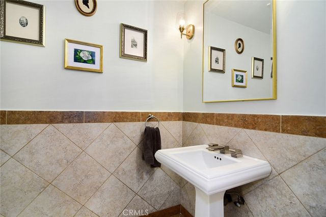 19611 Rosita Street, Tarzana, CA 91356