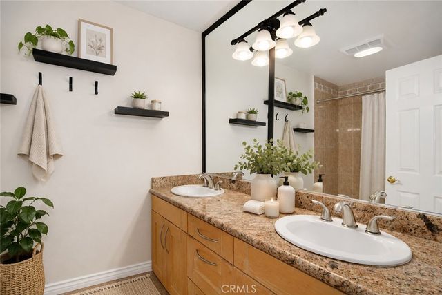 19611 Rosita Street, Tarzana, CA 91356