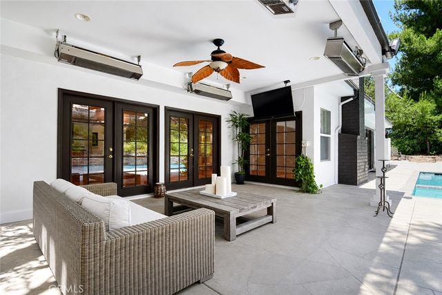 19611 Rosita Street, Tarzana, CA 91356