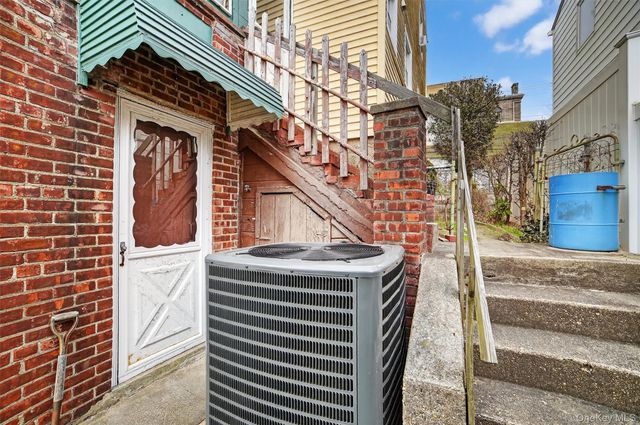 65 Hillview Avenue, Yonkers, NY 10704