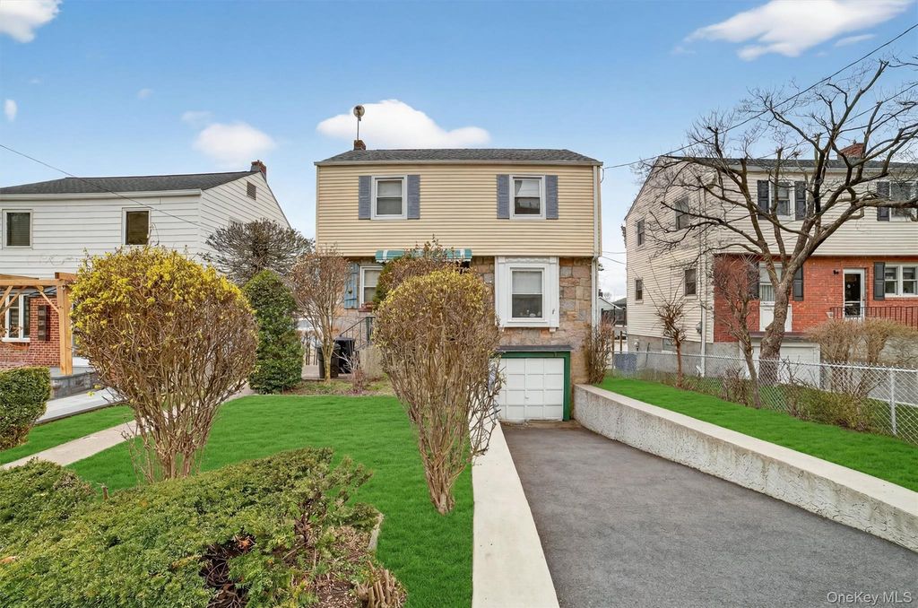 65 Hillview Avenue, Yonkers, NY 10704