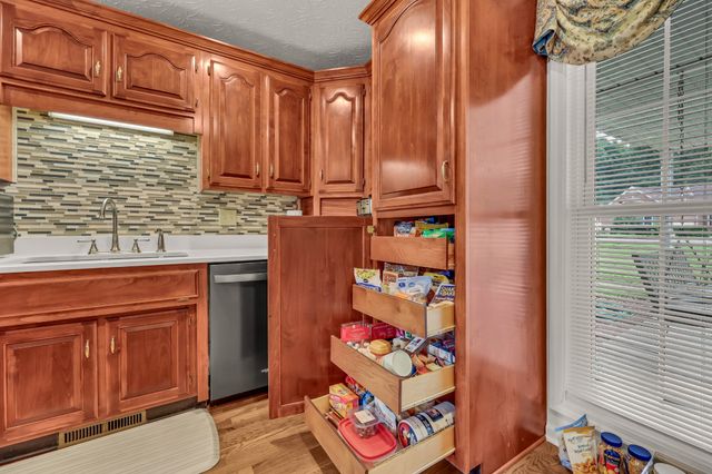 3191 Quincy Ln, Clarksville, TN 37043