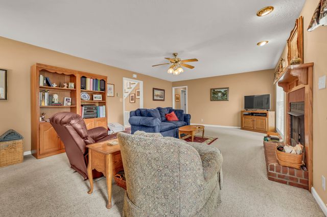 3191 Quincy Ln, Clarksville, TN 37043