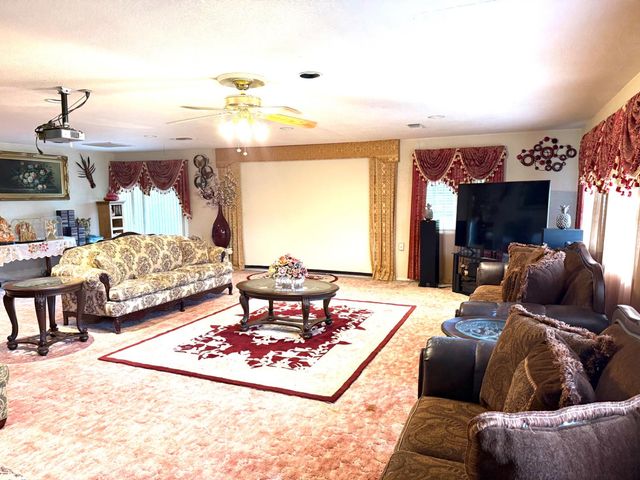 3315 Sunnyview Ln, North Highlands, CA 95660