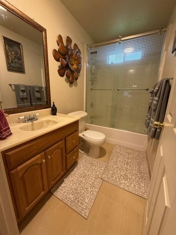 3315 Sunnyview Ln, North Highlands, CA 95660