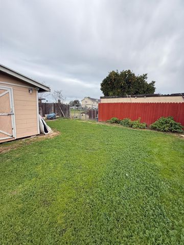 3315 Sunnyview Ln, North Highlands, CA 95660