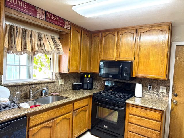 3315 Sunnyview Ln, North Highlands, CA 95660