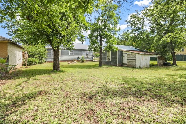 605 W Walnut, Coleman, TX 76834